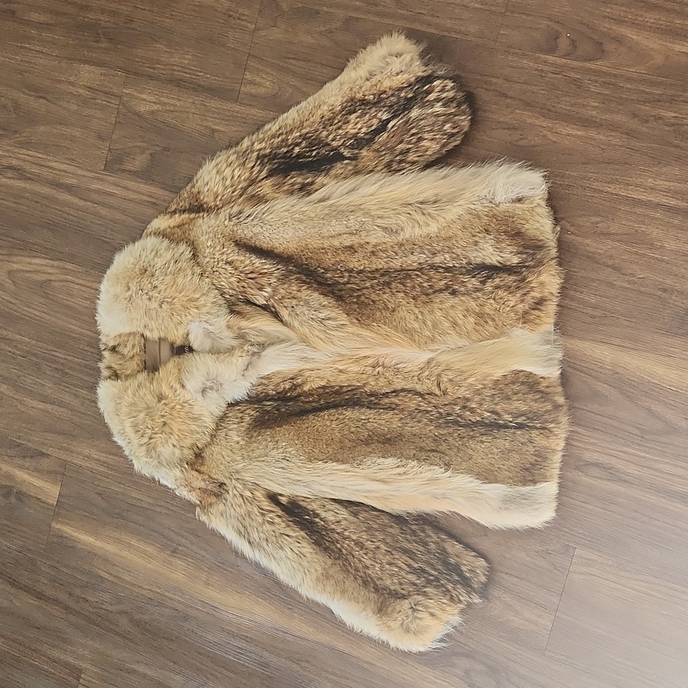 New Canadian Fur Co. Authentic Natural Letout Coyote Fur Jacket/ Coat